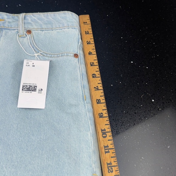 Short H&M Blue Jean Shorts Classic Cut-Off Style - Picture 3 of 7